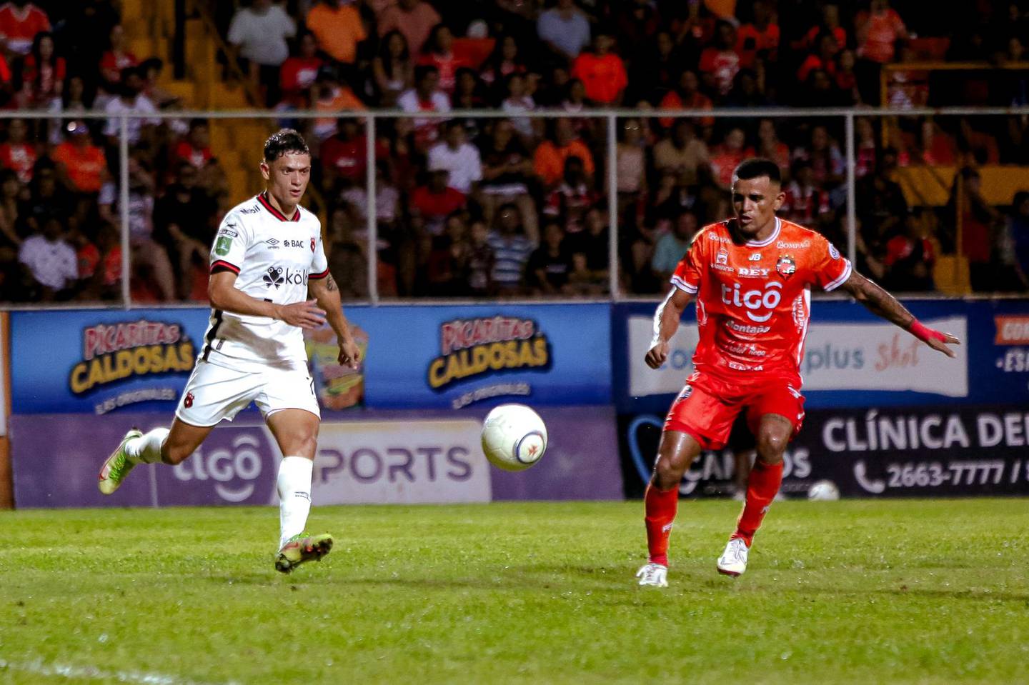 Anthony Hernández anotó a su ex equipo, Puntarenas. Foto; Prensa LDA