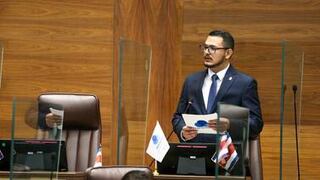 Le llueven críticas a diputado David Segura por malacrianza que protagonizó en la Asamblea Legislativa