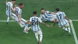 Messi y Di María tienen a Argentina a 45 minutos de ganar su tercera copa del mundo