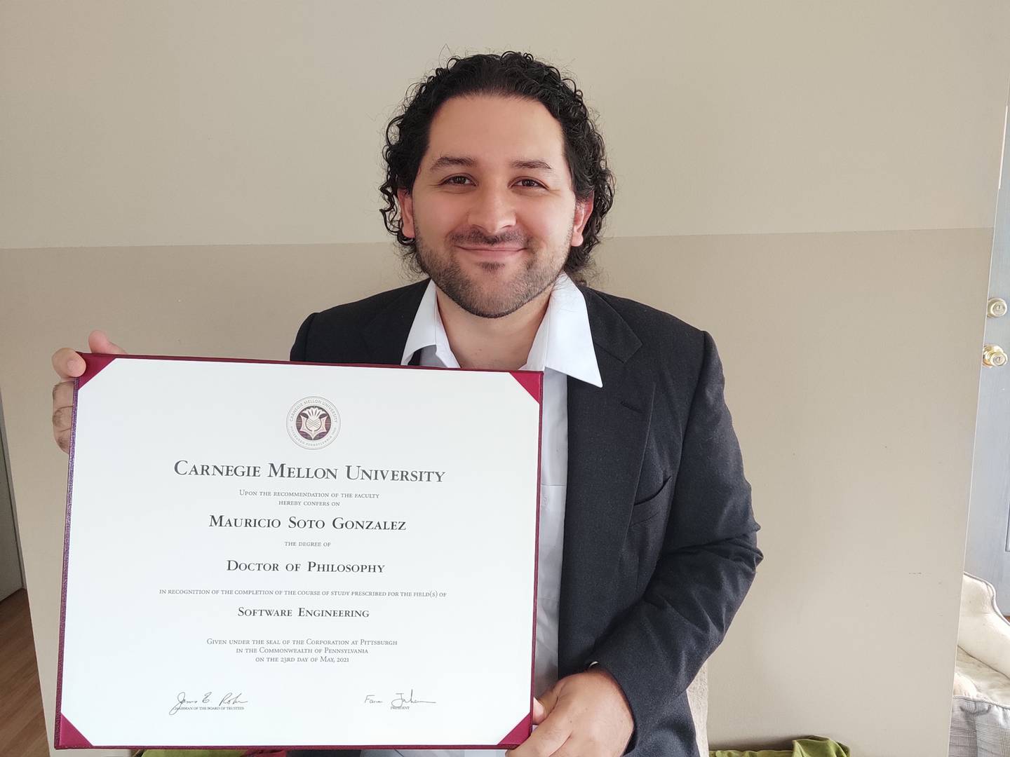 Mauricio Soto González, quien se graduó este año como doctor en Ingeniería de Software e Inteligencia Artificial en una de las más prestigiosas universidades del mundo en el campo de la computación, la Universidad Carnegie Mellon de Estados Unidos