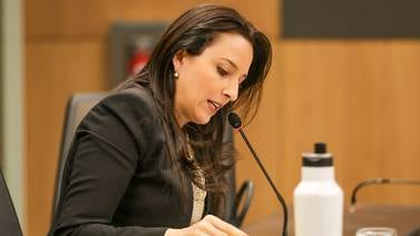 Diputado le tiró durísimo a Natalia Díaz por no denunciar polémico contrato con BCIE