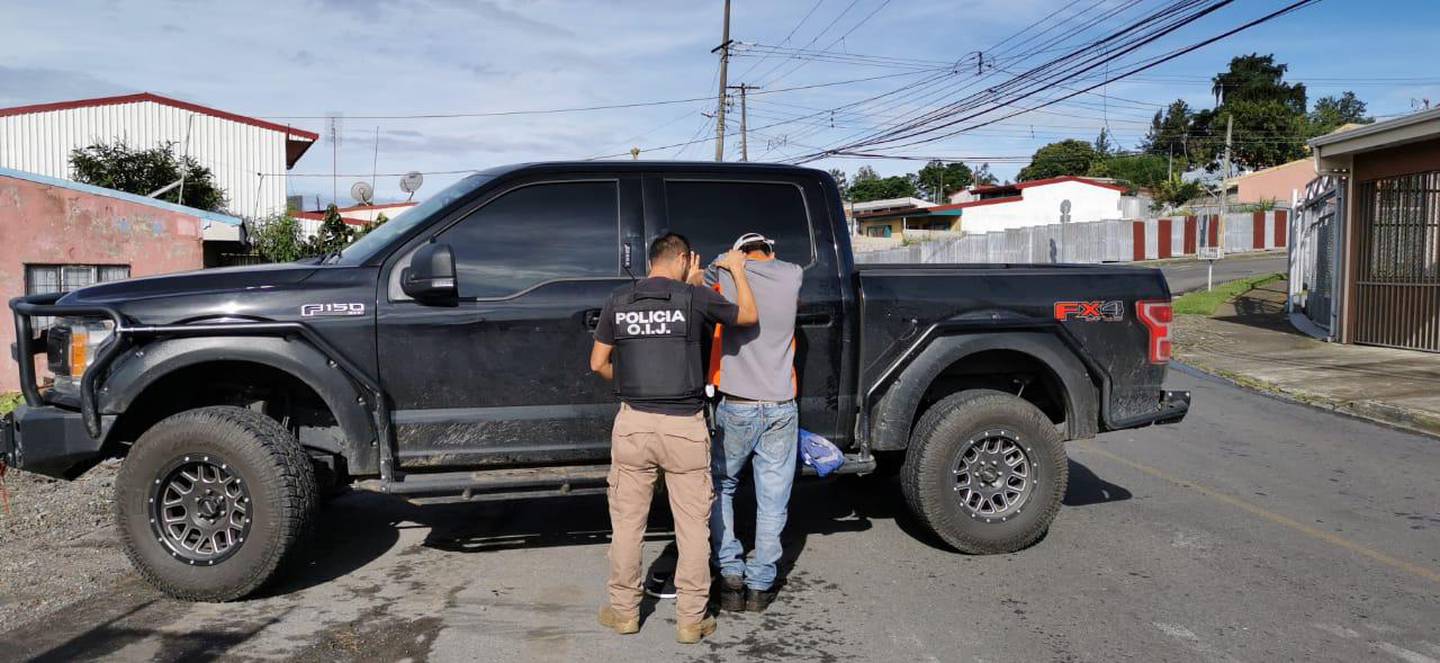 Detienen a sospechoso de cometer 10 robos de carros en Coronado. Foto OIJ.
