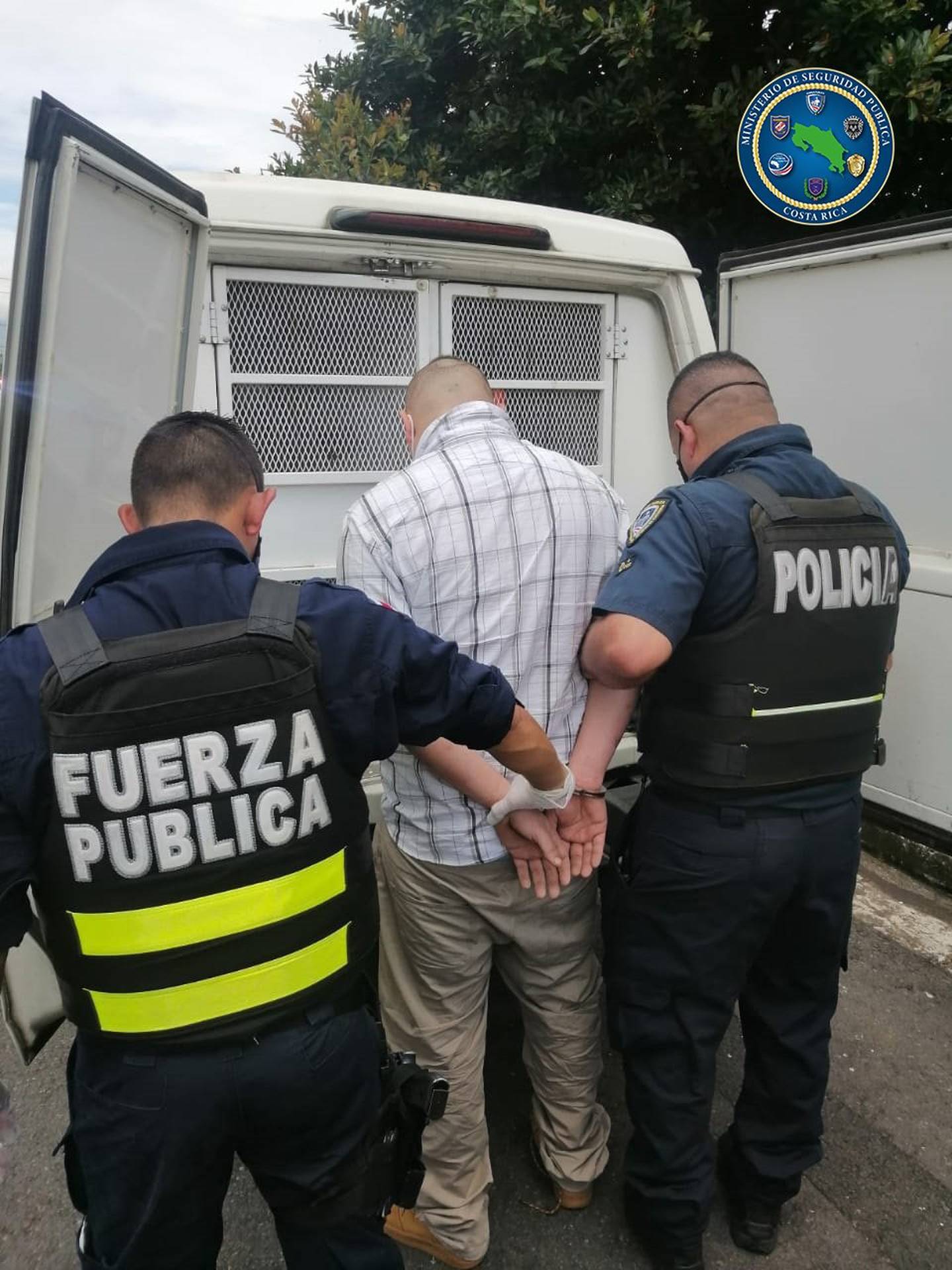 Detienen a un colombiano y dos costarricenses en Curridabat sospechoso de asaltar a dueño de joyas. Foto MSP.