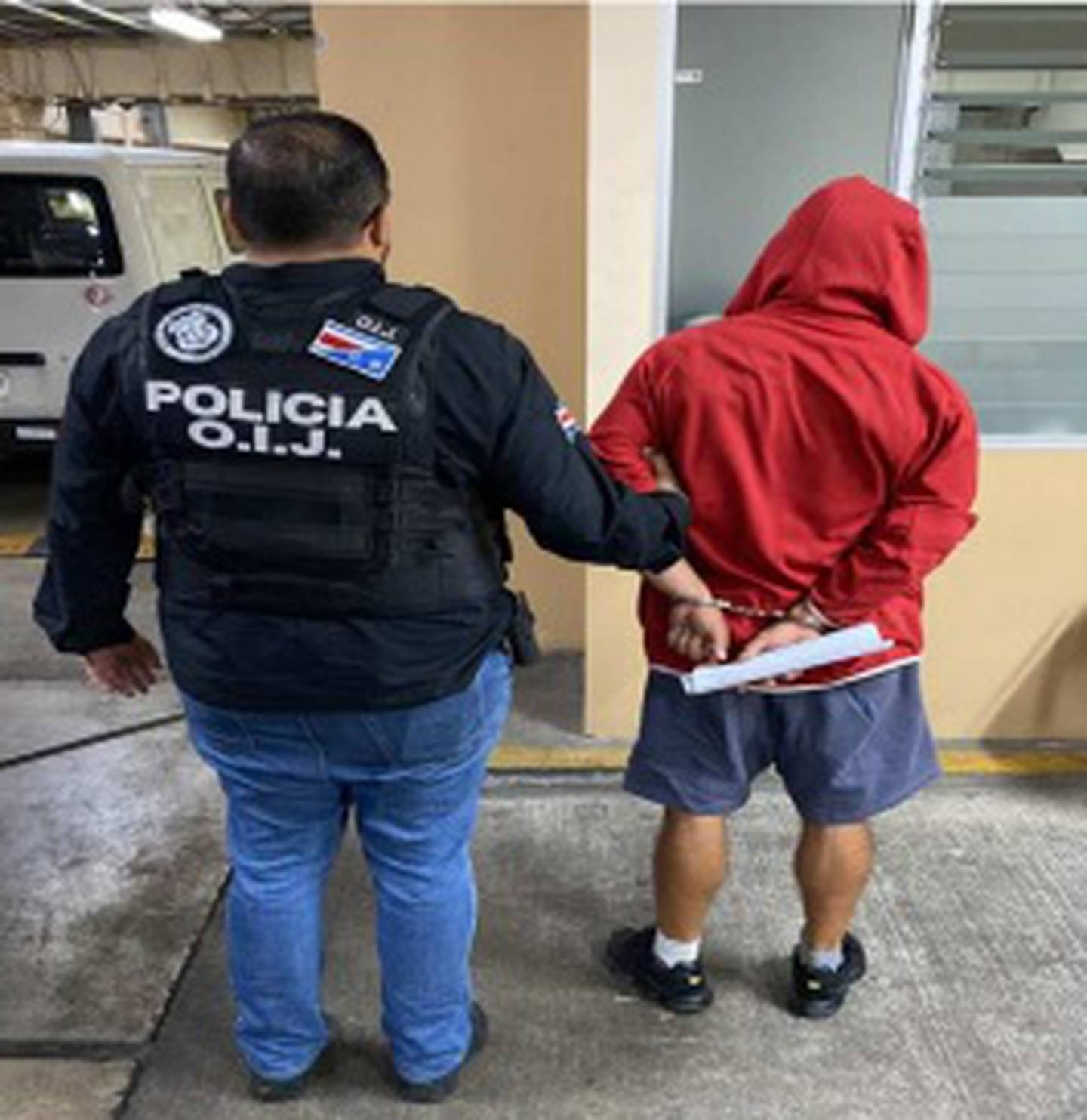 El sospechoso fue detenido tras un allanamiento a su casa en Alajuelita. Foto OIJ.