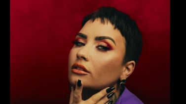 Cantante Demi Lovato no se identifica como mujer ni como hombre 