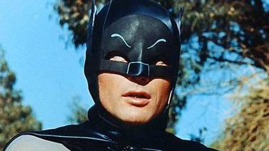 Conmemoran dos años del fallecimiento del primer actor que se vistió de Batman en la televisión