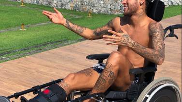 Neymar dice que le falta un mes para recuperarse de su lesión