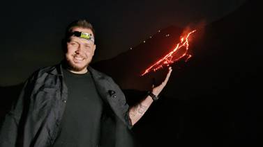 Chef tico viajó a Guatemala para cocinar con lava de volcán en erupción