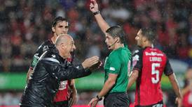 Fabián Coito responde a acusación de árbitro Ricardo Montero 