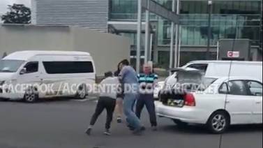 Aparente choque desató violento pleito entre conductores en Heredia 