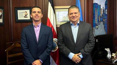 En el Día del Amor y la Amistad, Johnny Araya se reunió con el alcalde electo de San José, Diego Miranda