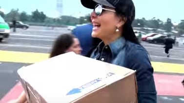 (Video) Maribel Guardia jala cajas para ayudar a damnificados del terremoto en México