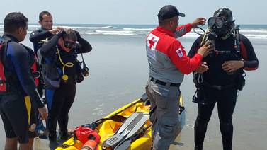 Cruzrojistas continúan con la búsqueda del cuerpo de joven de 20 años ahogado en Guanacaste 