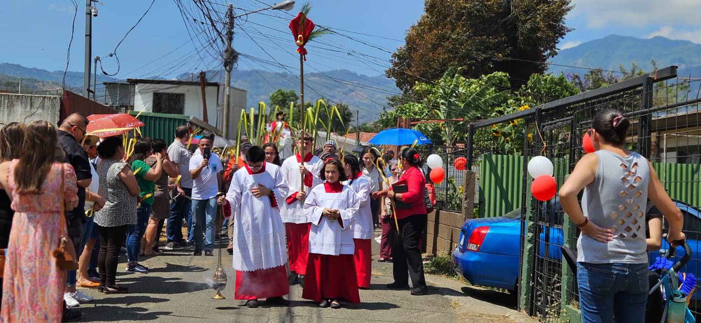 Domingo de Ramos en la parroquia San Rafael Arriba de Desamparados