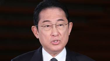 Bailarinas metieron en un gran problema al primer ministro japonés