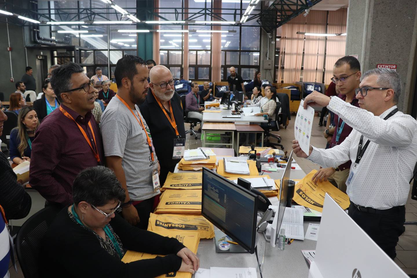 Este jueves se llevó a cabo el conteo de los votos de Orotina y Palmares de las elecciones municipales.