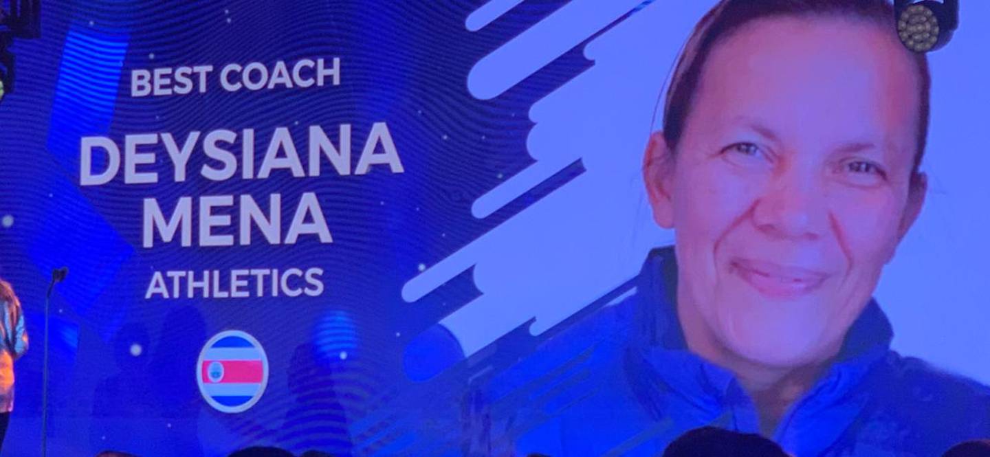 Deysiana Mena fue escogida la mejor entrenadora de América Latina.