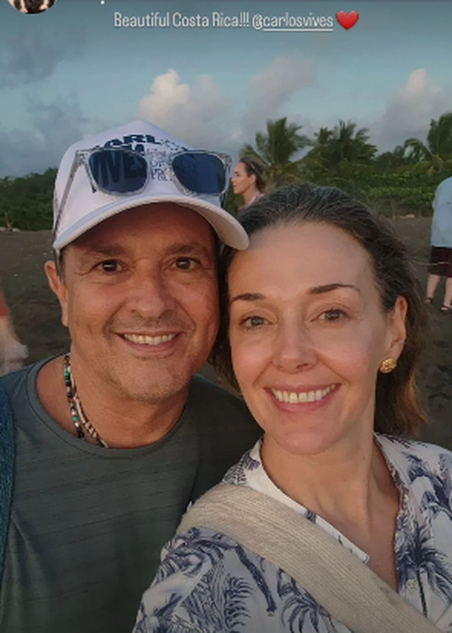 Carlos Vives y su esposa Claudia Elena Vásquez en Costa Rica