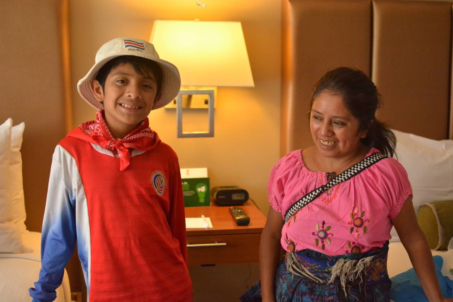 Tómás Enrique Tevelán CAlel y su mamá Lucía Tevelán, disfrutan de Costa Rica