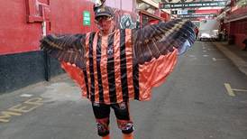 Salvadoreño viajó a Costa Rica únicamente para ver el partido del Águila ante Herediano