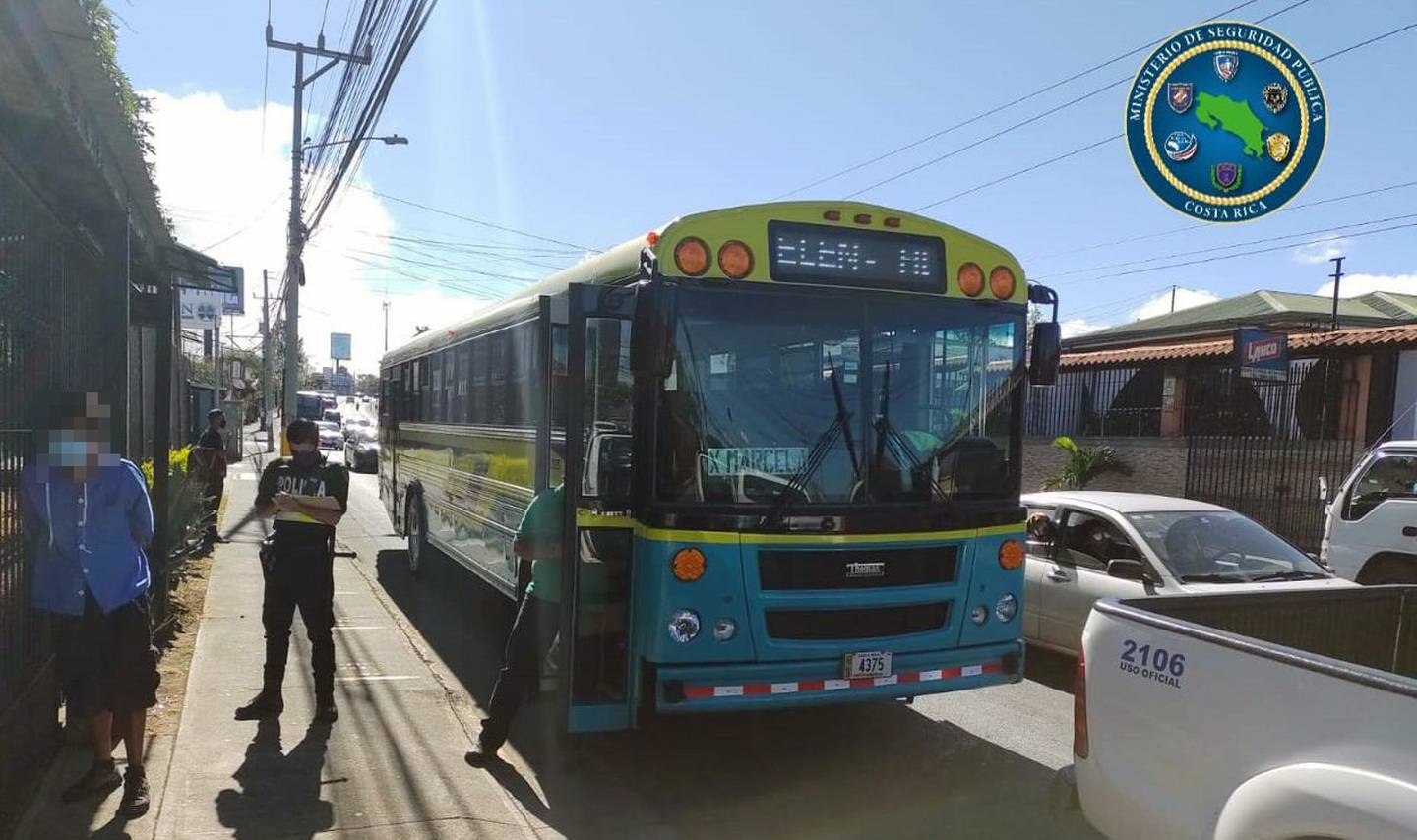 Detienen dentro de bus en Heredia a hombre sospechoso de acosar a mujer. Foto MSP.