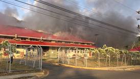 (Video) Cables de computadora provocaron incendio en hospital Tomás Casas