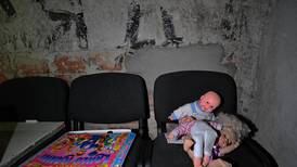 Niños enfermos ucranianos pasaron bombardeos rusos encerrados en sótano de hospital