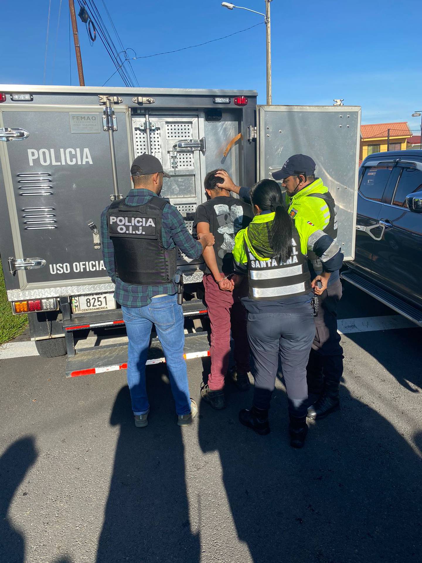 Detienen a sospechoso de comerte asaltos en las eólicas de Santa Ana. Foto Policía Municipal de Escazú.