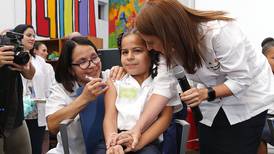 Ya deben vacunarse las niñas que recibieron primera dosis contra papiloma en julio pasado
