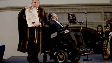 Stephen Hawking: "Estamos en peligro de autodestruirnos por nuestra codicia"