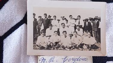 Aficionado florense tiene una foto del equipo más vieja que el propio club