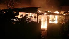 Incendio consumió una casa en Alajuela
