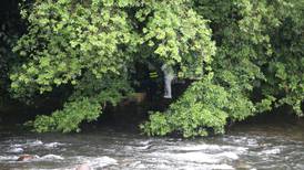Caen sospechosos  de dejar a sus víctimas  muertas prensadas con piedras en un río
