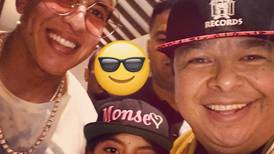 (Video) Los Ajenos y Gonín se devolvieron los peluches en concierto de Daddy Yankee