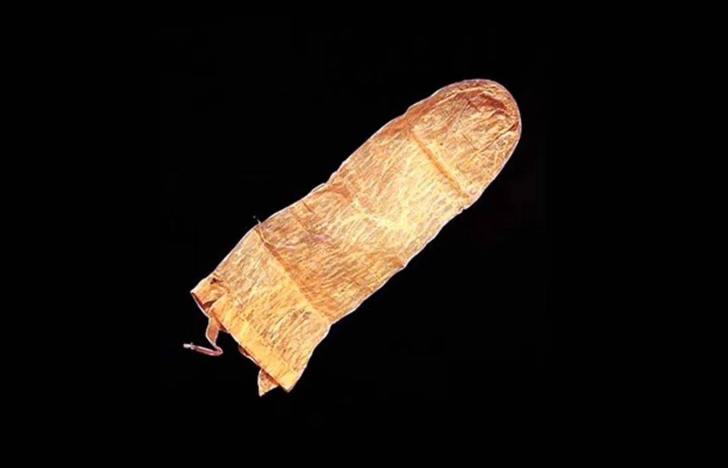 Un antiguo condón hecho de vejiga de cabra o de pescado