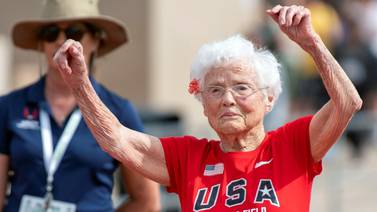 Abuelita de 103 años acaba de correr los 100 metros llanos