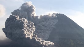 Indonesia está en alerta debido a que el volcán Merapi entró en erupción