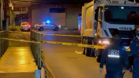 Mujer muere arrollada por camión de basura en Alajuelita 