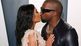 Kanye West está desesperado por volver con Kim Kardashian