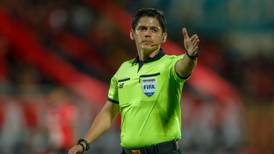 ¿Escuchó algún insulto racista el árbitro del partido entre Santos - Herediano?
