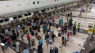 128 personas han presentado pruebas falsas de covid-19 en el aeropuerto Juan Santamaría para salir del país