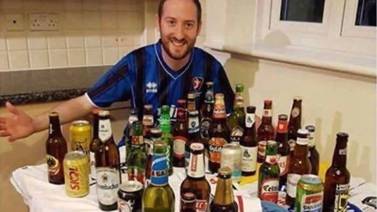 Aficionado compró 32 cervezas de los países del Mundial y se toma una cuando su respectiva selección queda eliminada