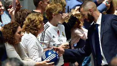 Un 'azulito' en la familia: Karim Benzema es tata por segunda vez