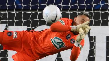 Keylor Navas vuelve a parar un penal y PSG clasifica a cuartos de final 