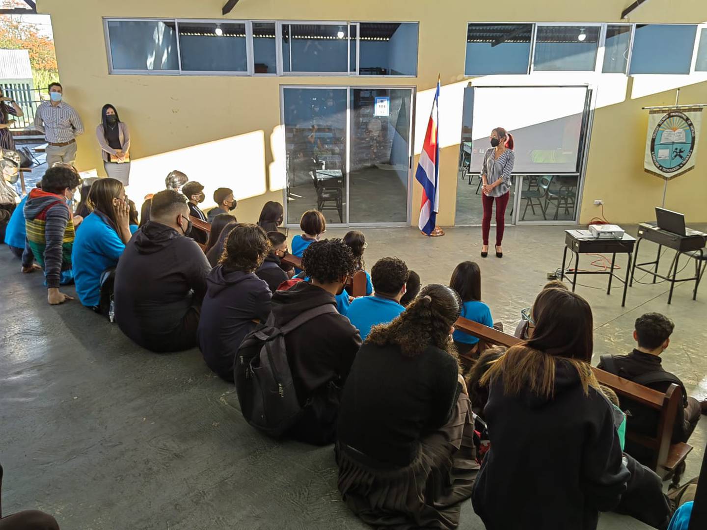 El Colegio Técnico Profesional de Hatillo inició el curso lectivo 2022 tal y como lo hizo cuando nació en el 2016, en los terrenos de la iglesia María Reina del Universo de Hatillo 2