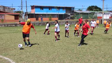Figuras del deporte y la farándula respaldan a niños de la Fundación Valores Saprissa-Hatillo