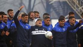 (Fotos) Maradona desató la locura como nuevo entrenador del Gimnasia de Argentina