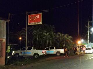 Gatilleros entran a bar en Guácimo de Limón y asesinan de varios balazos a cliente. Foto Reyner Montero.