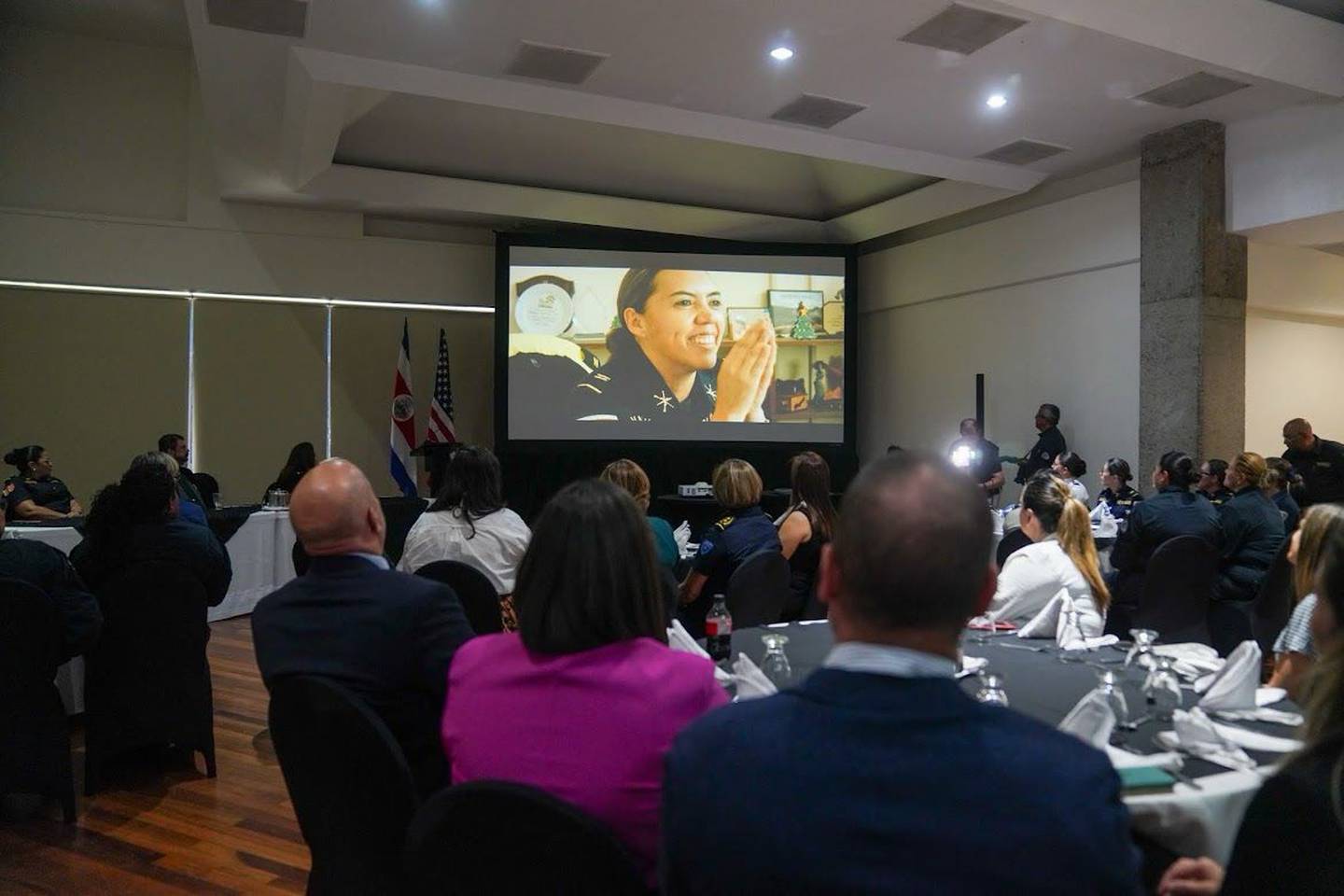 El documental "Crónicas de la Mujer Policía en Costa Rica" se presentó el miércoles anterior. Prensa Embajada Americana.