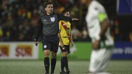 Desde el mundial del 2002, FIFA no elige árbitros centrales ticos, dos exréferis nos dan las razones